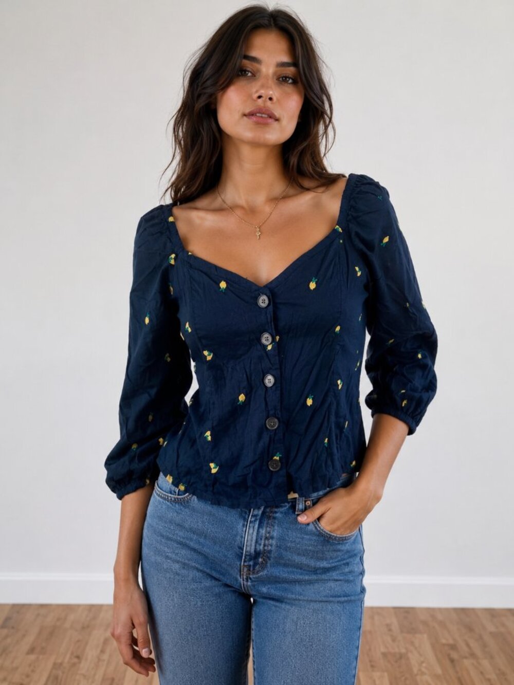 Abercrombie & Fitch Women's Black Crop Blouse Top Size XS Lemon Embroidered